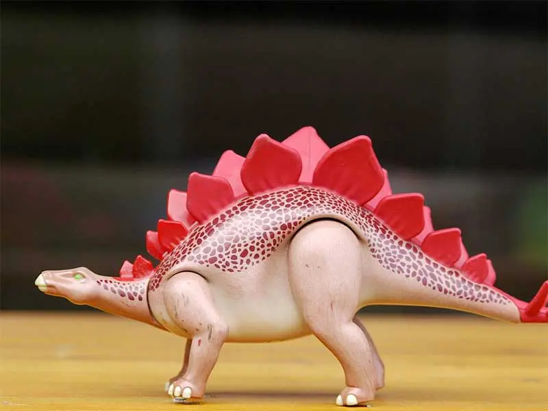 Estegosaurios - Cuentos cortos de dinosaurios para niños